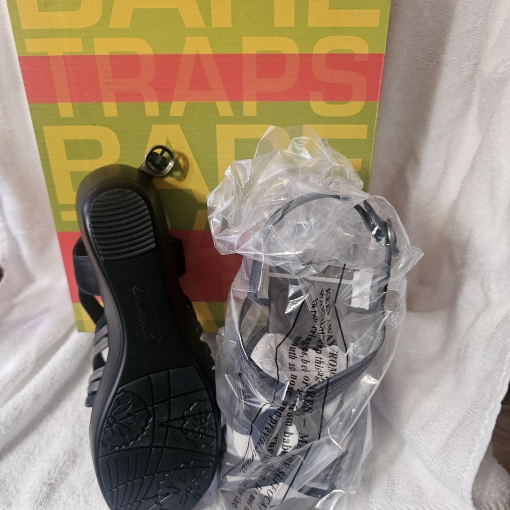 Sandles